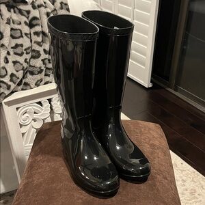 UGG Glossy Rain Boots Black Sz. 9 EUC